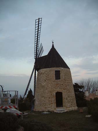 Fabrication pose remplacement ailes de moulin