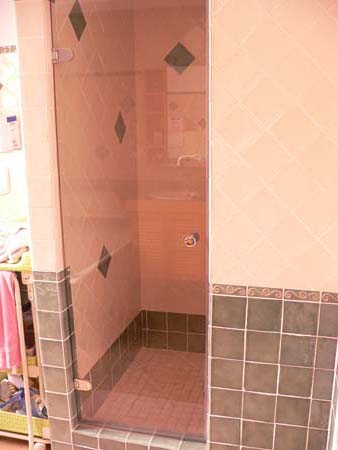 Porte de salle de bain en verre