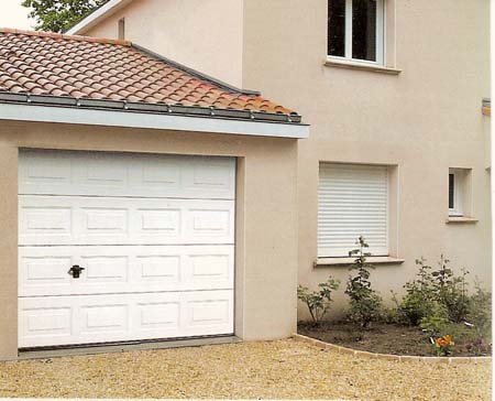 Portail de garage serctionnel